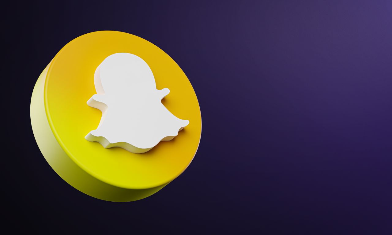 snapchat-circle-button-icon-3d-with-copy-space